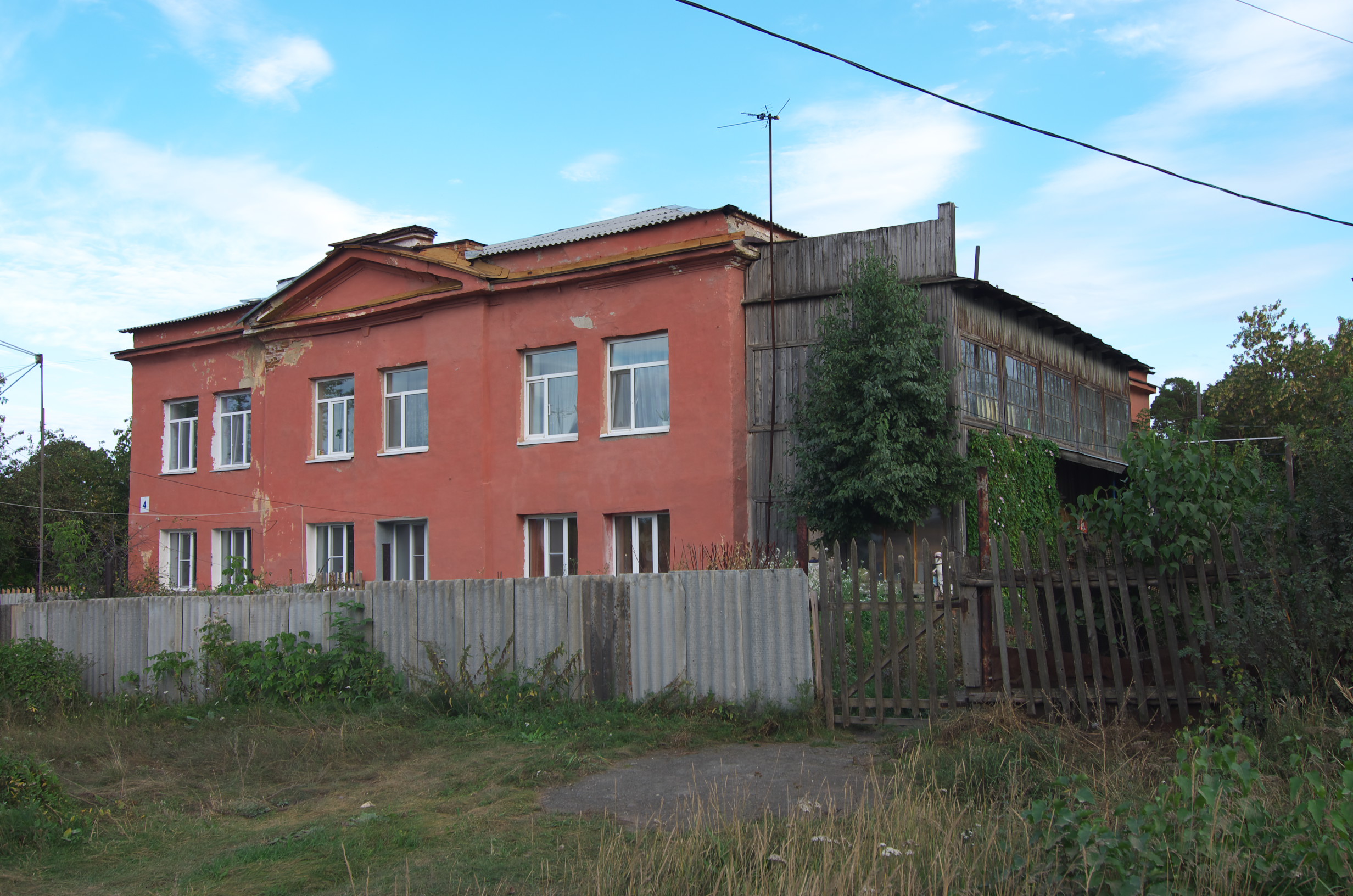 Бывший госпиталь, ул. Красных Орлов 4, Каменск-Уральский (Krasnykh Orlov str. 4, Kamensk-Uralskiy)